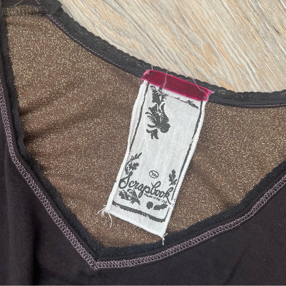 Scrapbook button v-neck l/s lace sleeve top - Picture 6 of 8